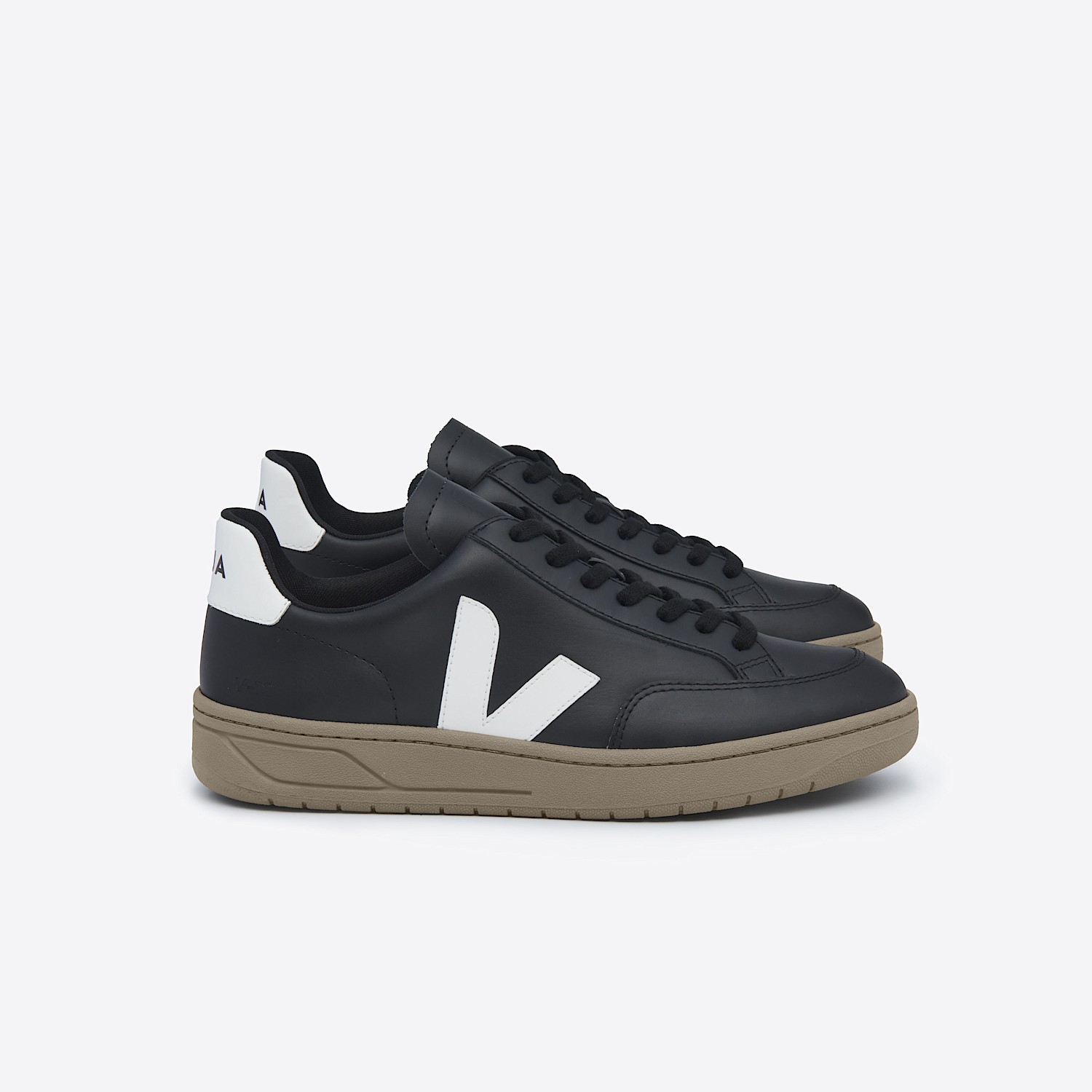 veja-sneakers-v-12-leather-black-xd0203638_1