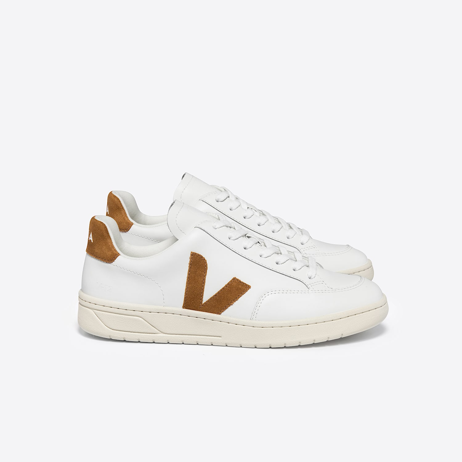veja-sneakers-v-12-leather-white-xd0202322_1