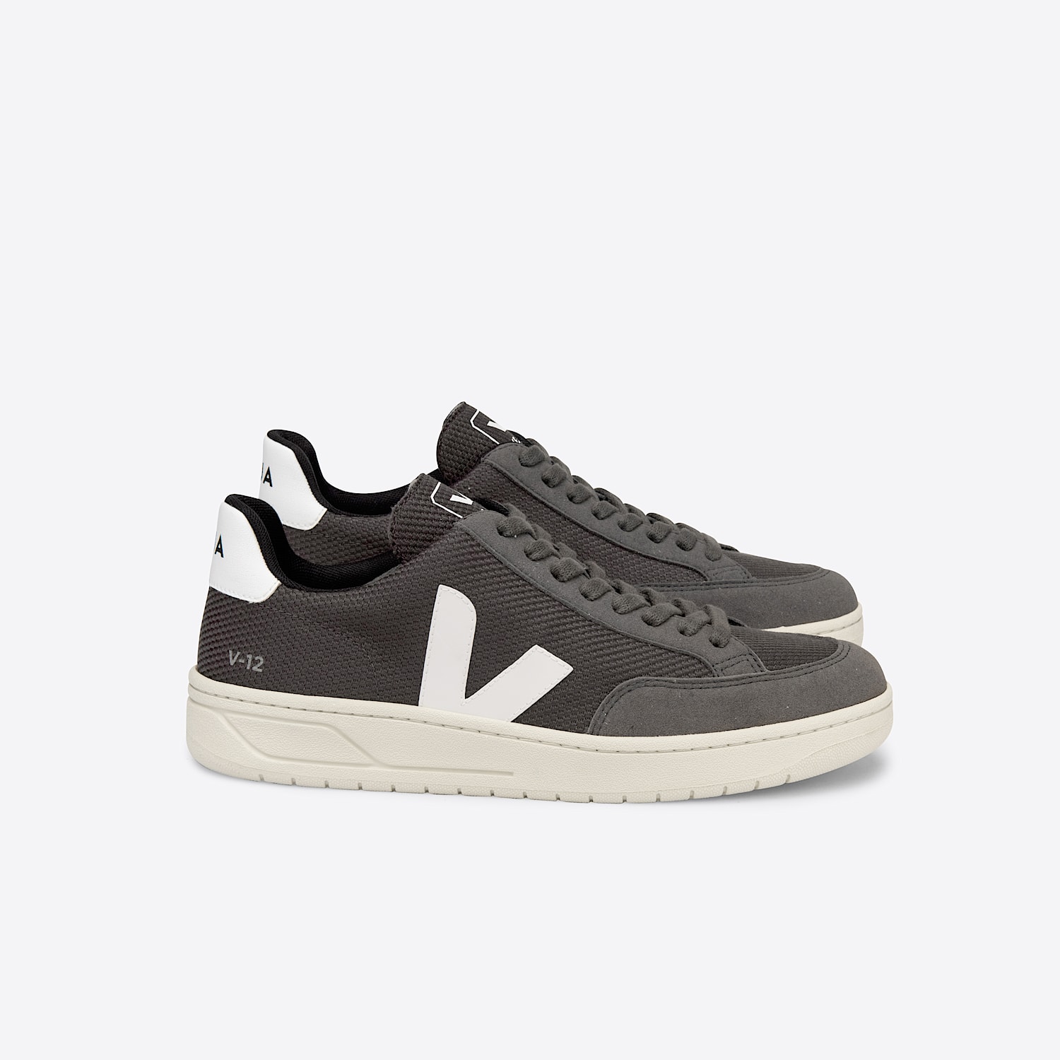 veja-sneakers-v-12-recycled-grey-xd0102807_1