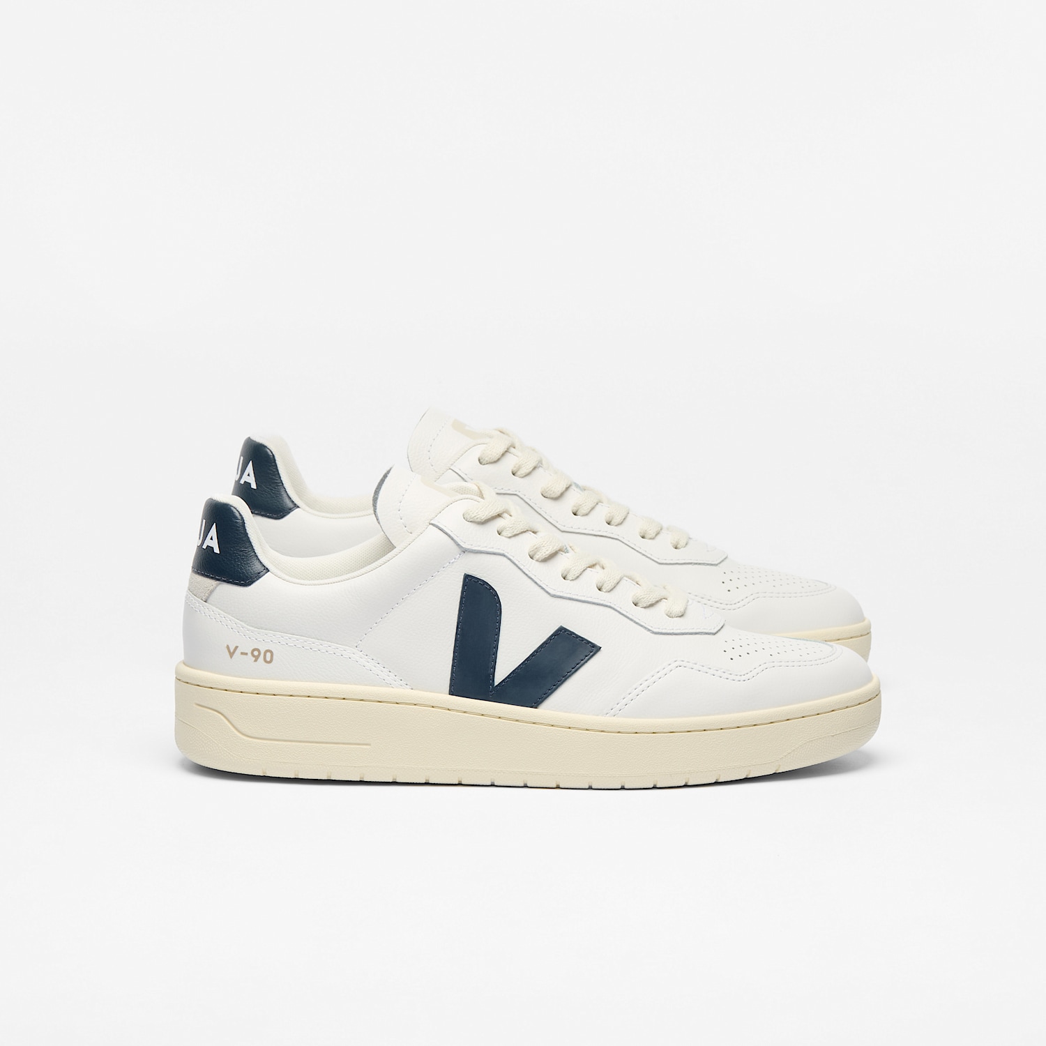 veja-sneakers-v-90-organic-cotton-white-vd2003656_1