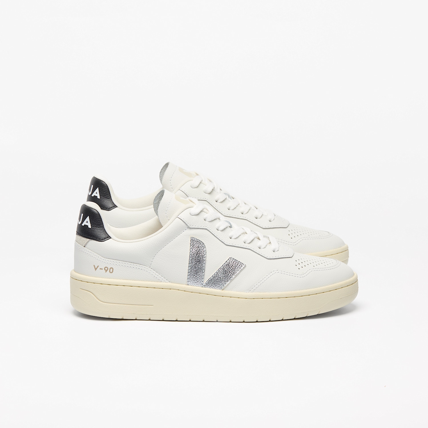veja-sneakers-v-90-organic-cotton-white-vd2020910_1