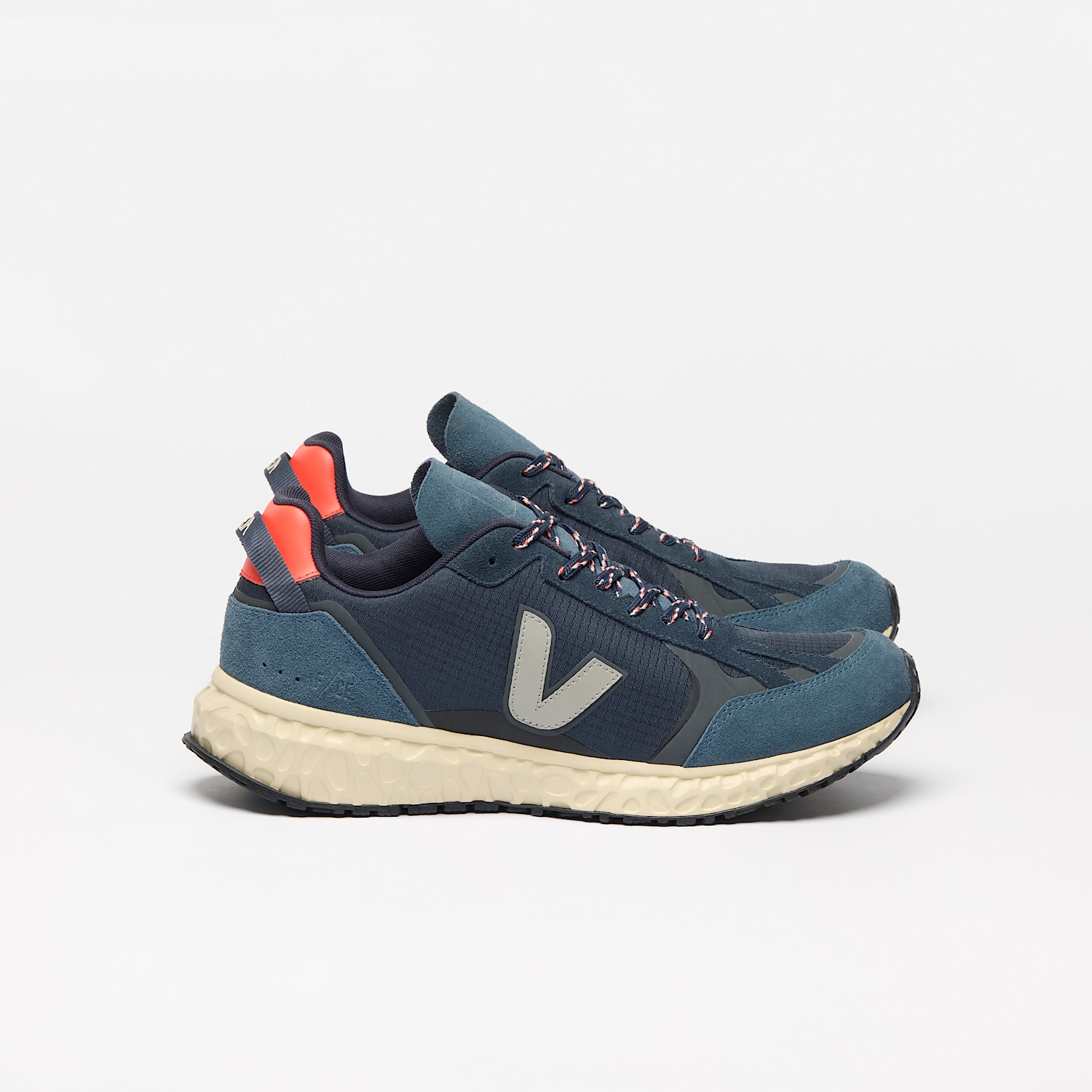 veja-sneakers-veja-x-fce-condor-royale-recycled-blue-fc1921105_1