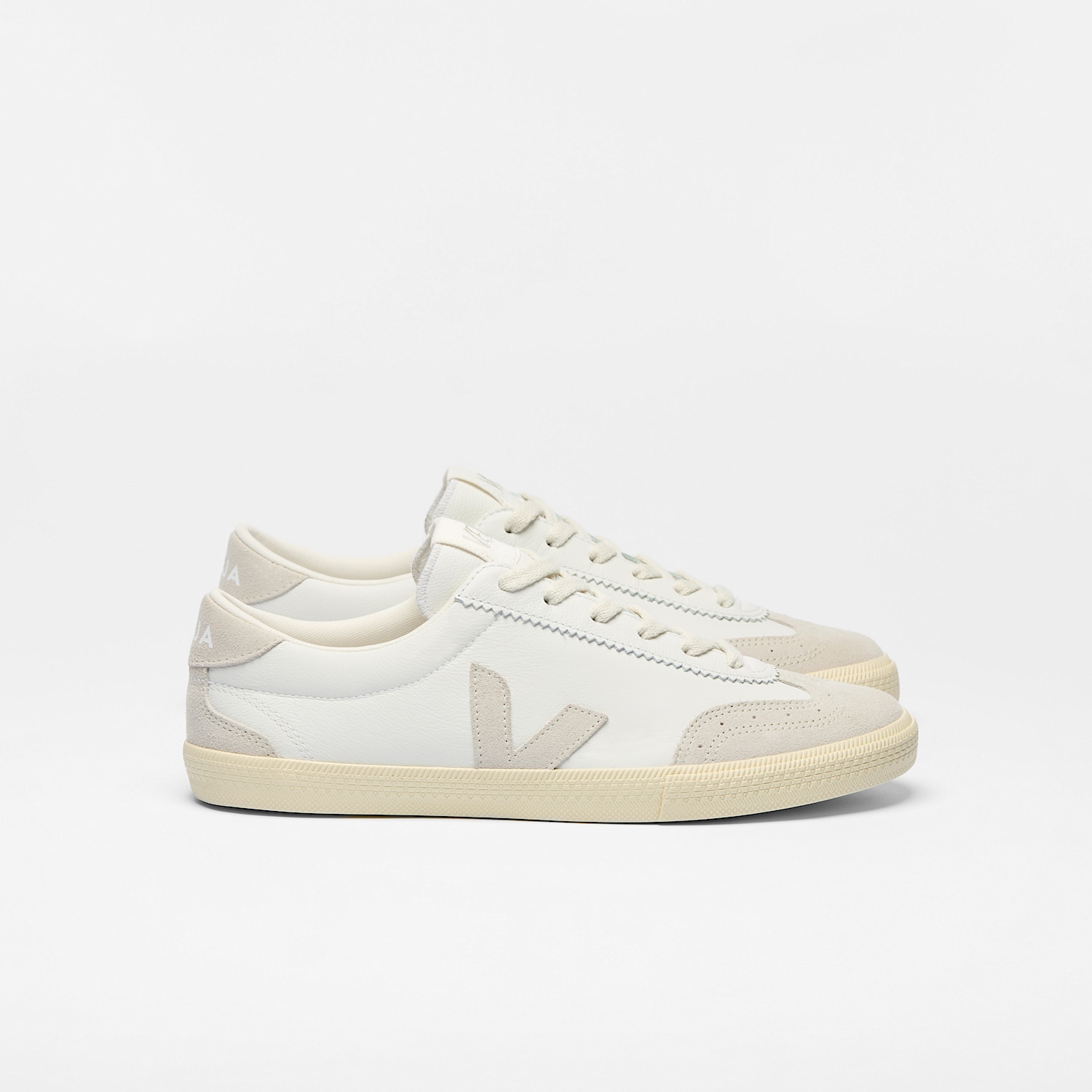 veja-sneakers-volley-organic-leather-white-vo2003852_1