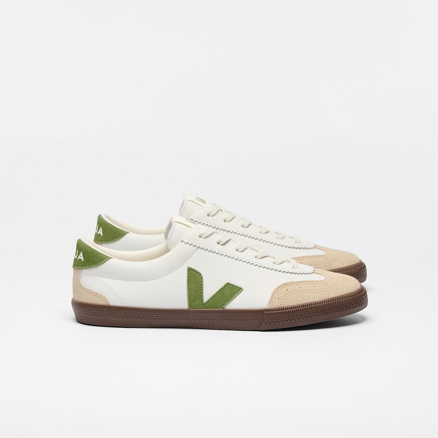 veja-sneakers-volley-organic-leather-white-vo2020875_1