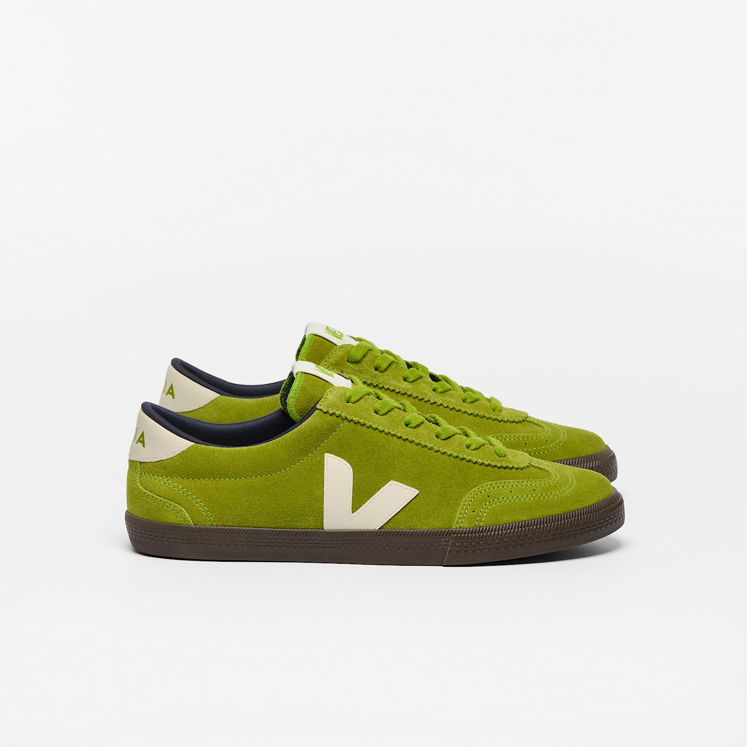 veja-sneakers-volley-suede-green-vo0320890_1